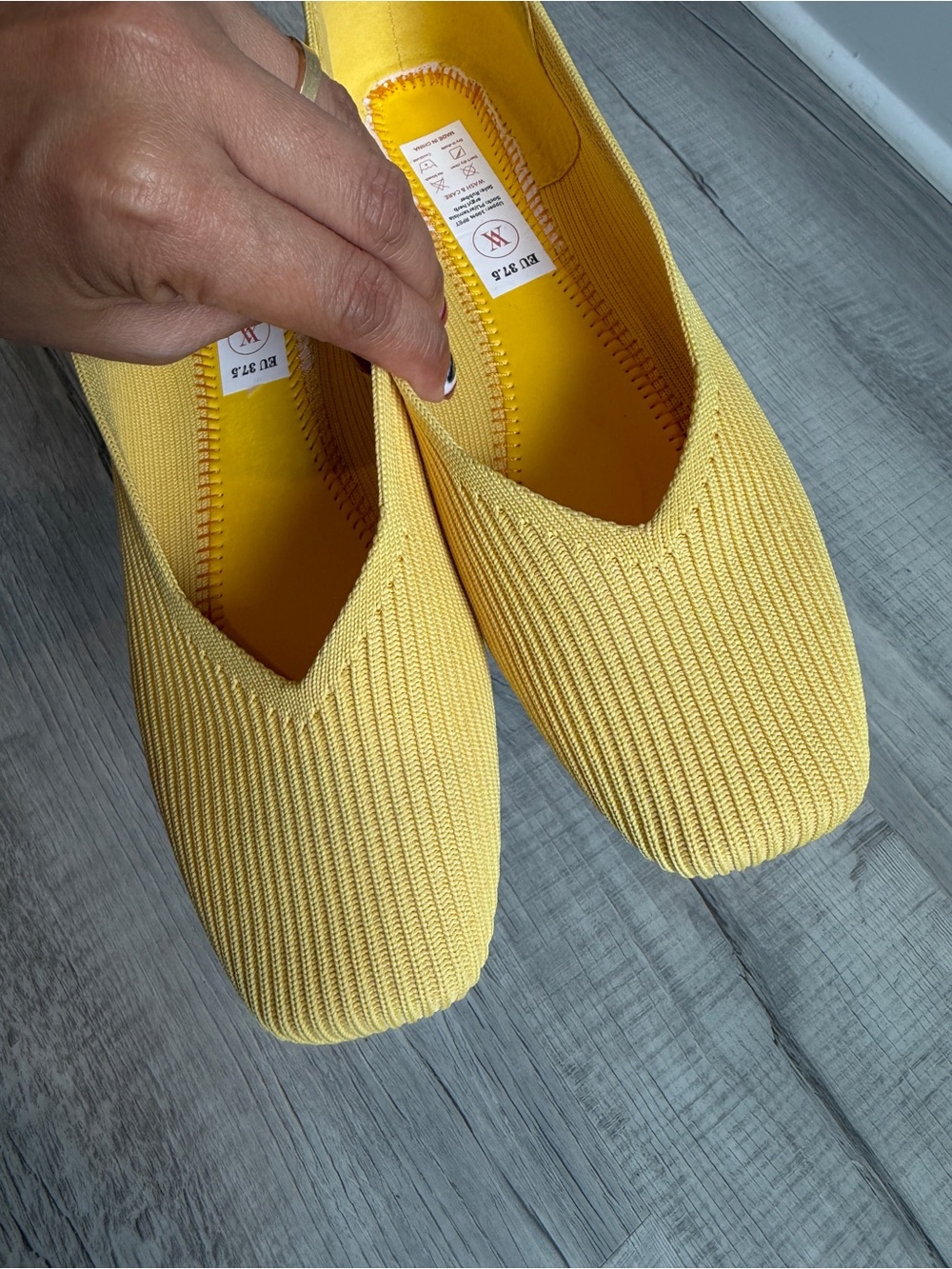 Vivaia Margot V-cut Ballet Flats - Picture 6 of 8